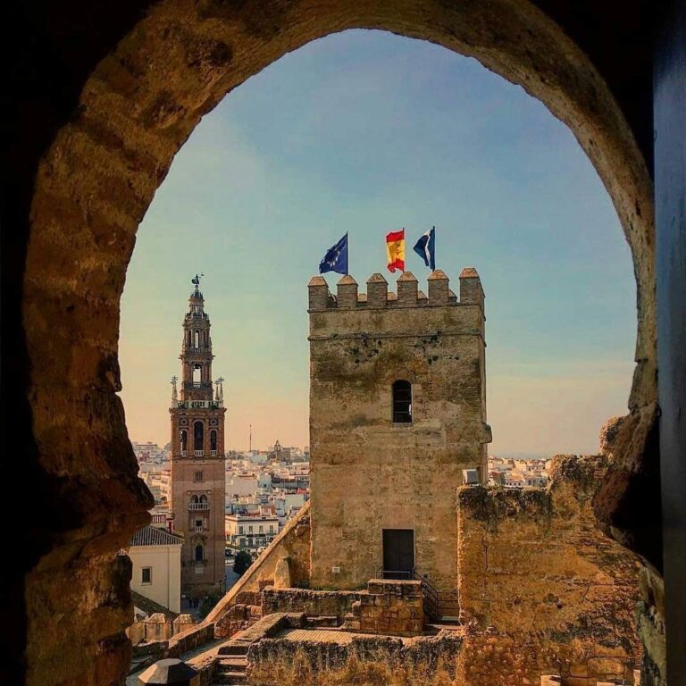 Turismo en Carmona Puerta Sevilla